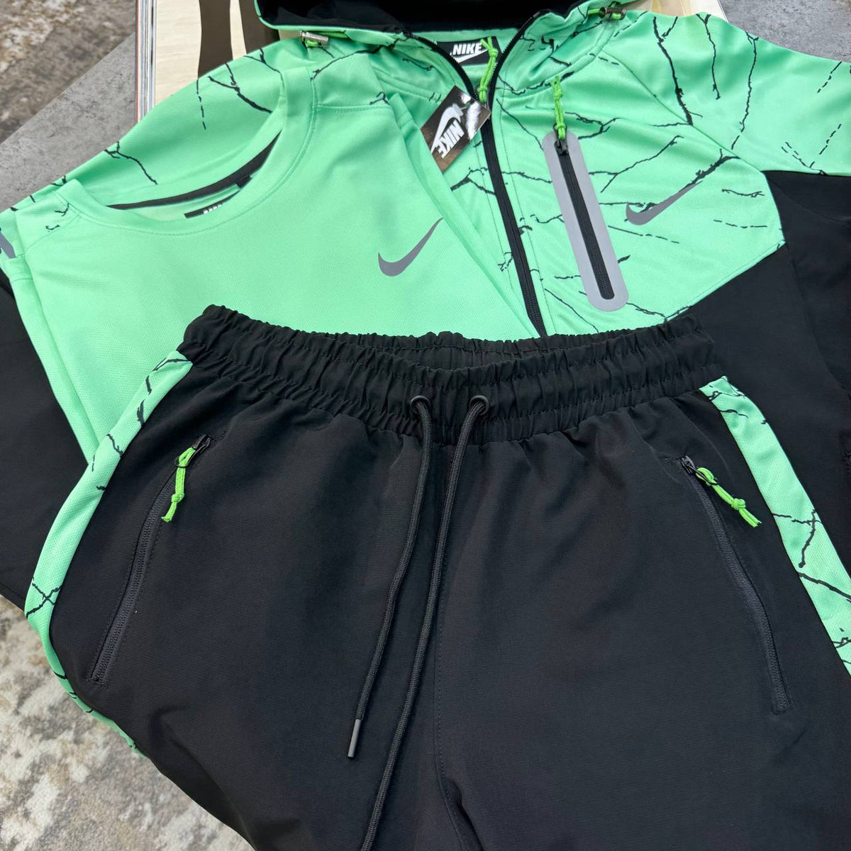 Nike Graphic Trio Gym Set Mens UK Reps Premium Quality