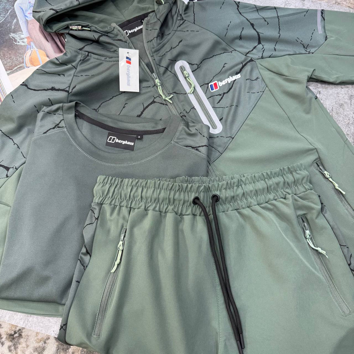 Berghaus 3-Piece Full Zip Tracksuit Set Mens UK Reps Premium Quality