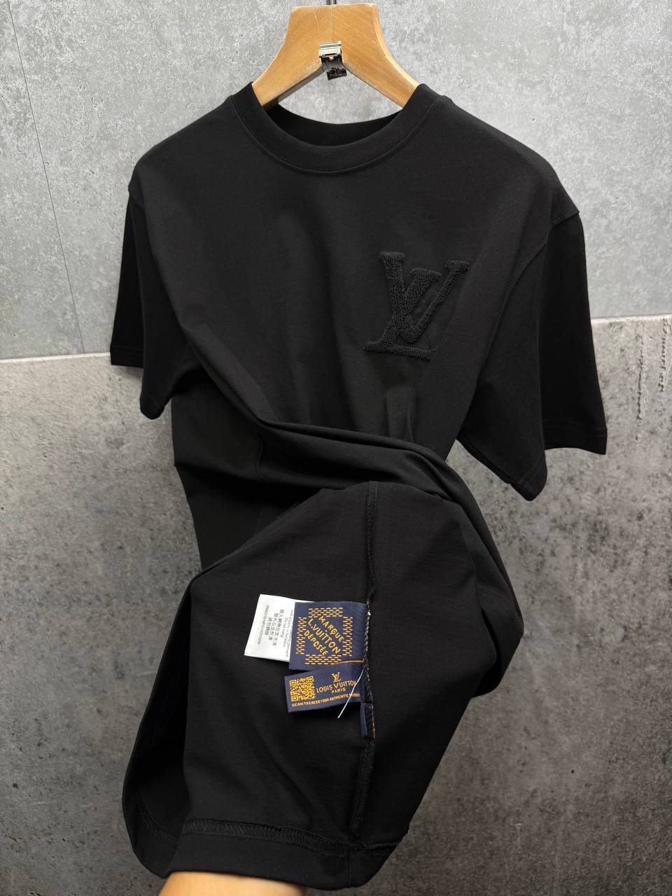 Louis Vuitton Embroidered Logo T Shirts in 2 Colors Mens Best Sale UK Reps AAA Quality