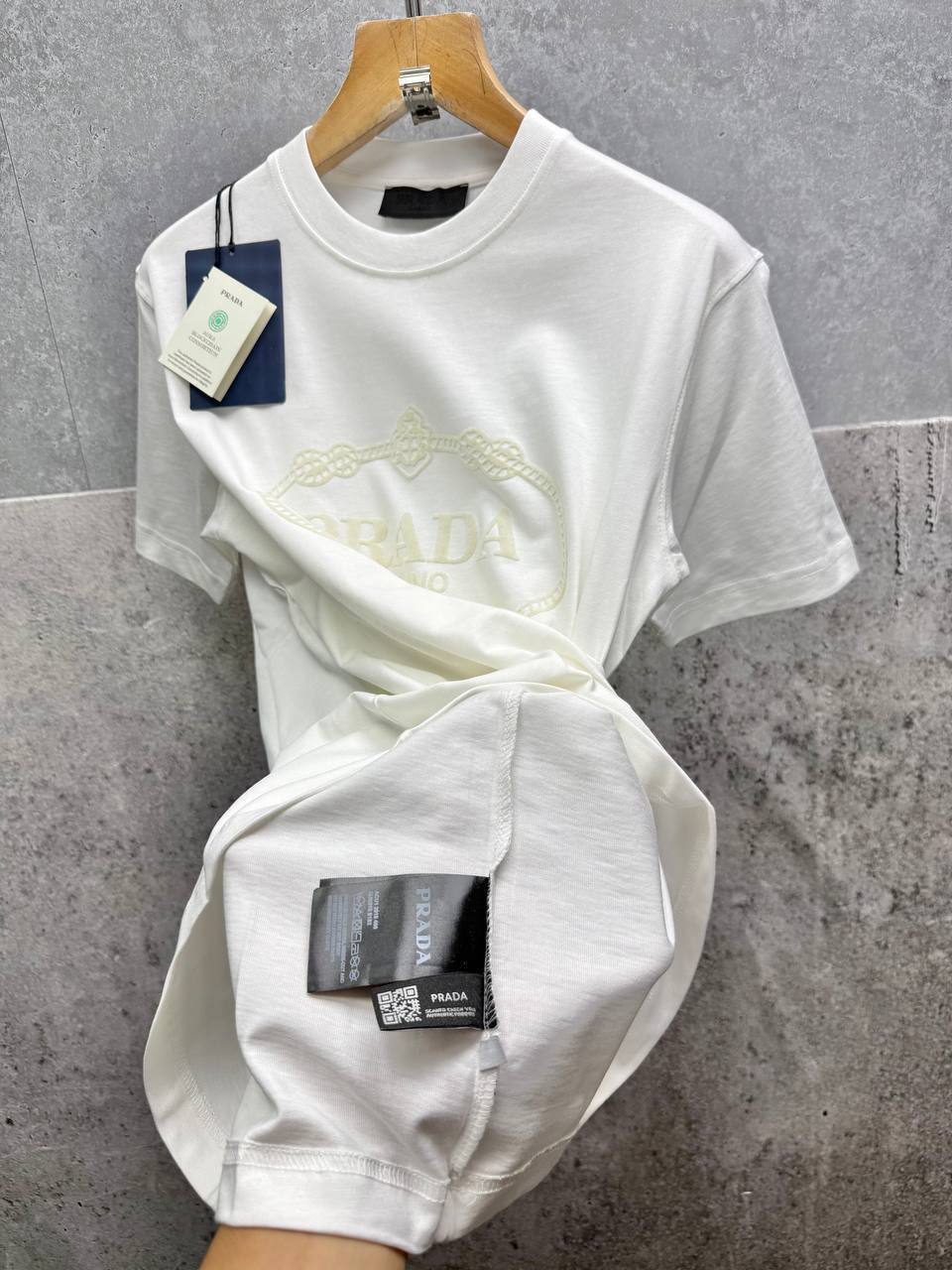 Prada Logo-Print Boxy-Fit Cotton T-Shirts Mens in 2 Colors Best Sale UK Reps AAA Quality