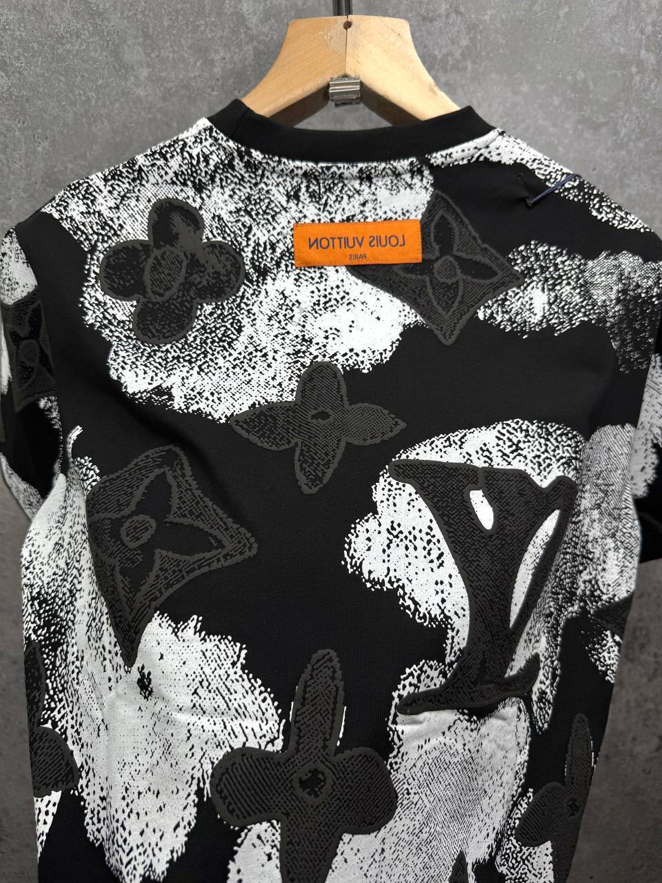 Louis Vuiton Watercolour Monogram Mens T-shirts in 2 Colors UK Reps AAA Quality