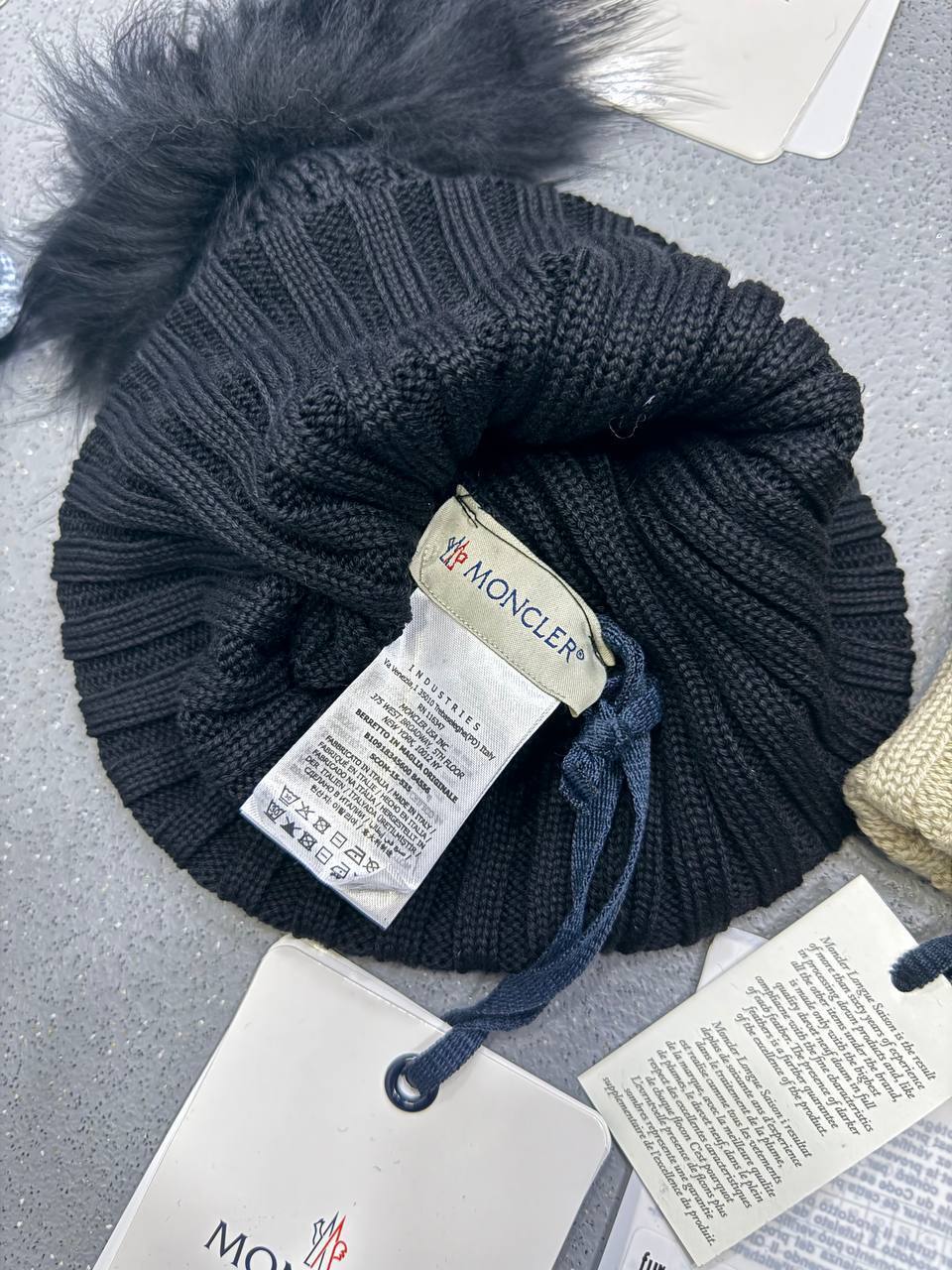 Moncler Pompom Berretto Knit Beanie With Faux Fur Pom Womens in Multiple Colors UK Reps AAA Quality