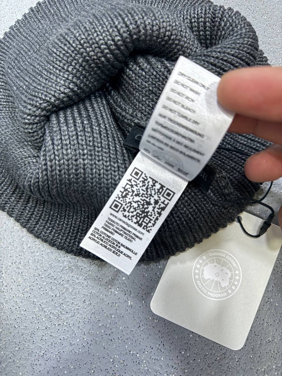 Canada Goose Logo Knitted Hat Beanie in Multiple Colors UK Reps AAA Quality