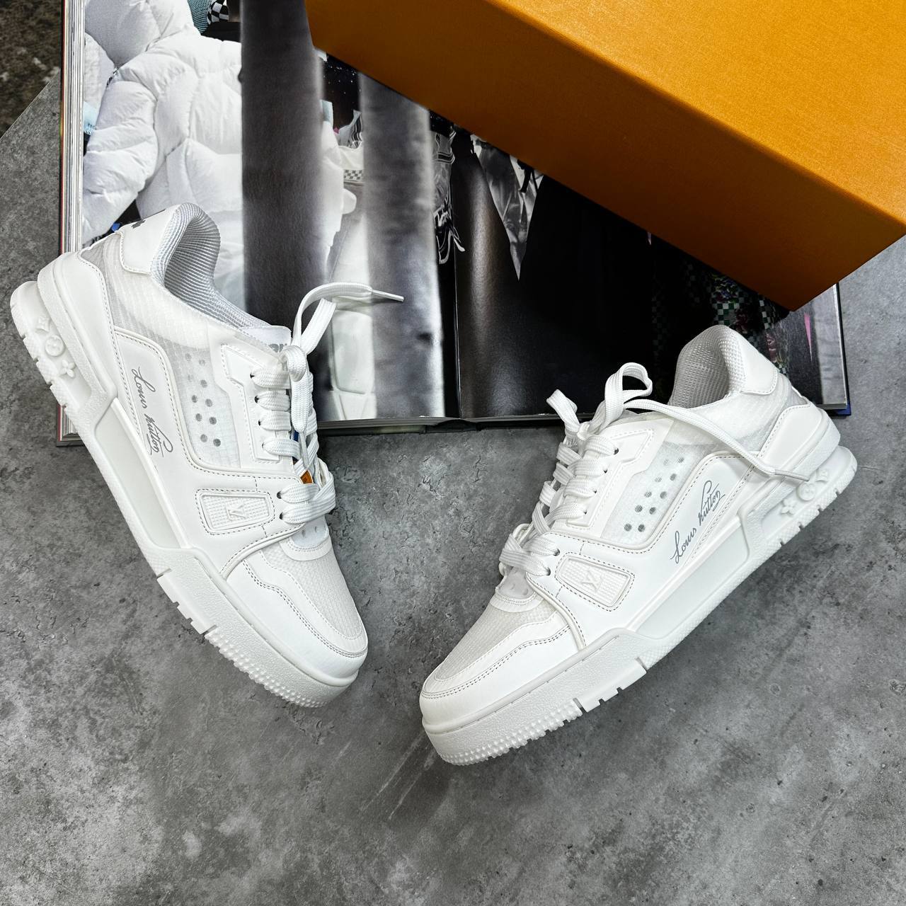 Louis Vuitton LV Trainer Low Signature White Mens UK Reps AAA Quality