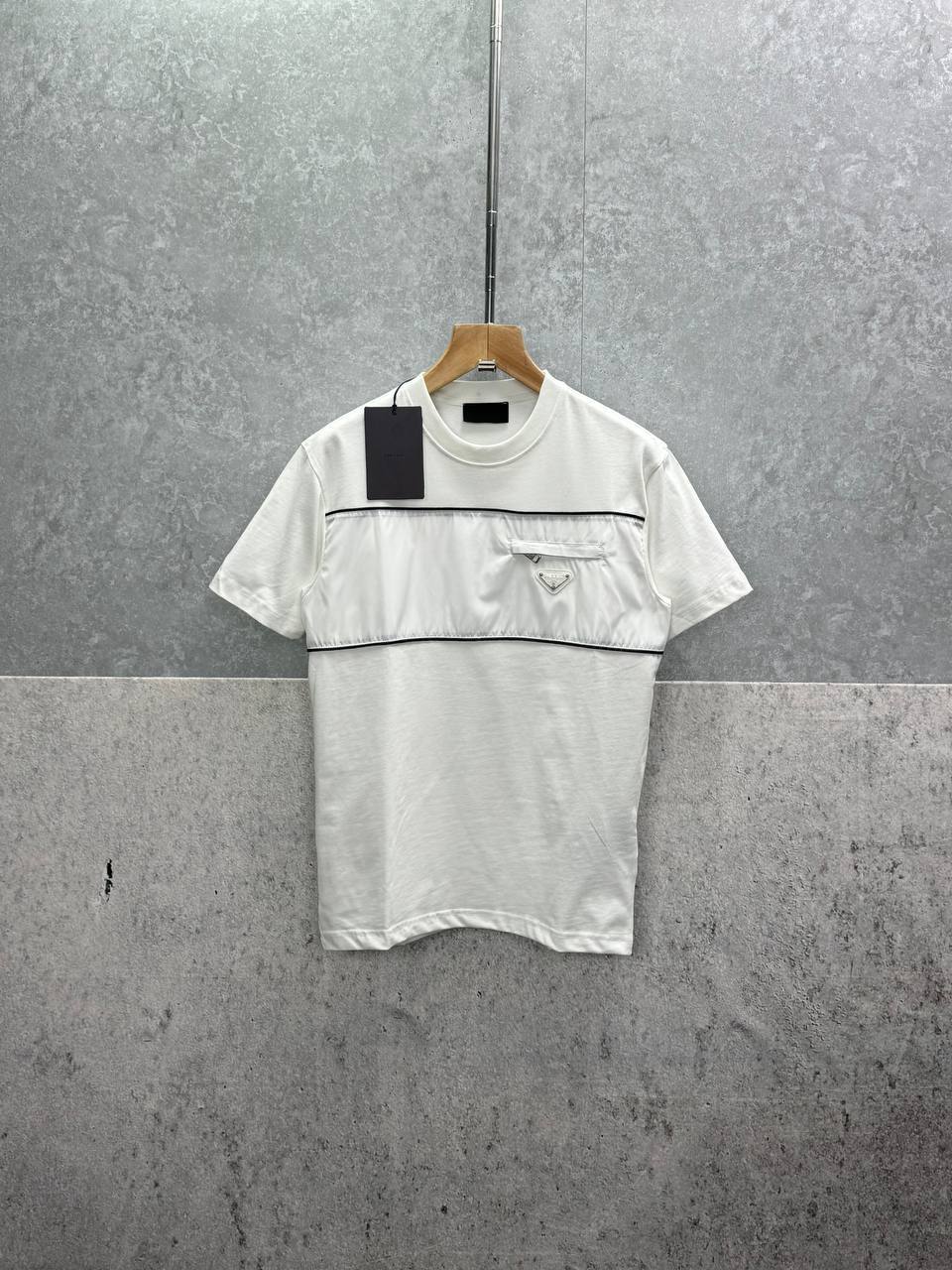 Prada Logo Pocket Zippered T-Shirts Mens in 2 Colors Best Sale UK Reps AAA Quality