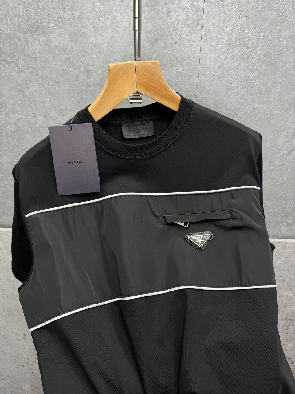 Prada Logo Pocket Zippered T-Shirts Mens in 2 Colors Best Sale UK Reps AAA Quality