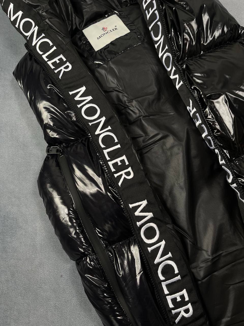 Moncler Puffer Vest Mens Designer Hooded Gilet in 2 Colors Best Sale UK Reps AAA Quality