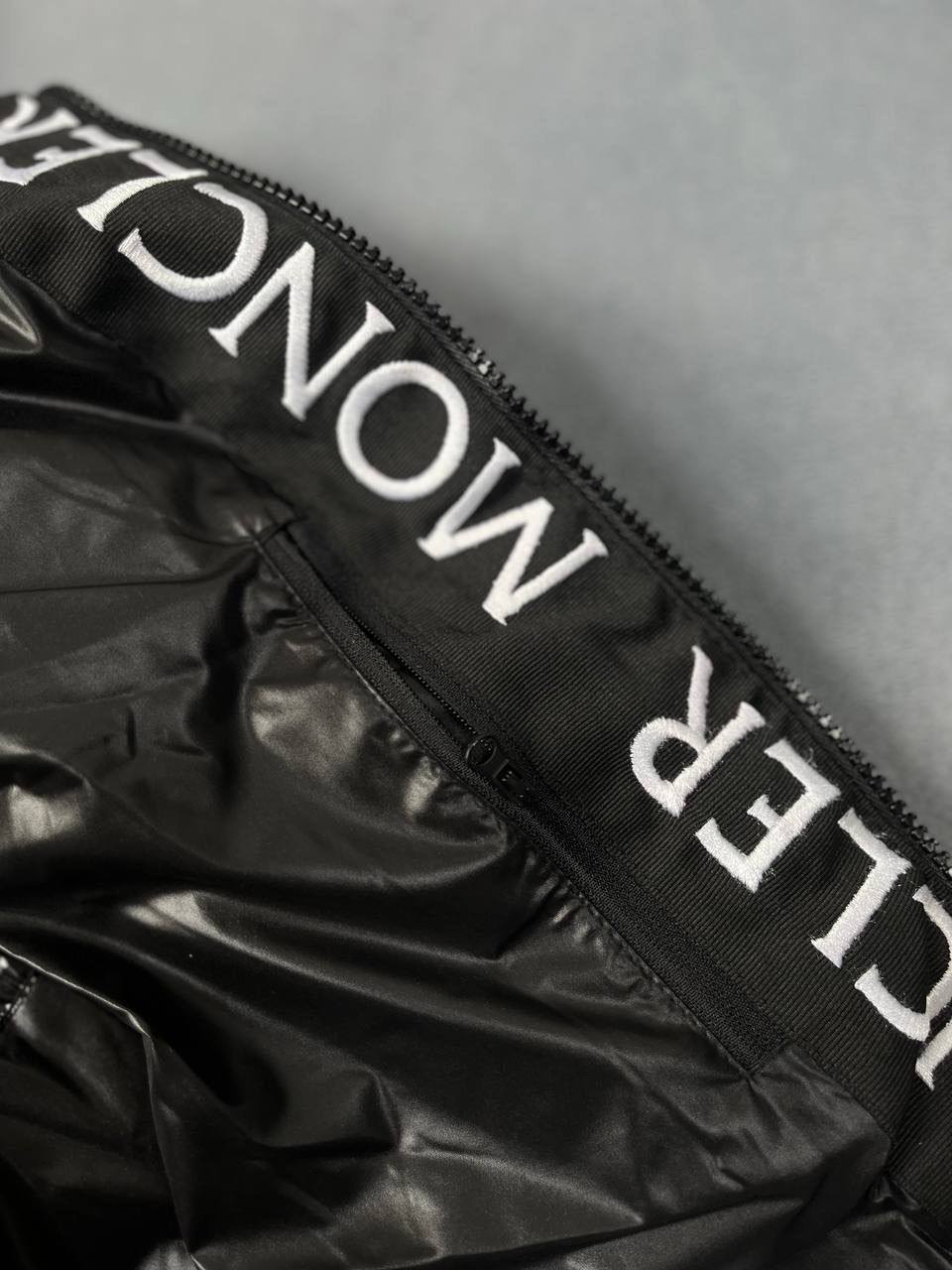 Moncler Puffer Vest Mens Designer Hooded Gilet in 2 Colors Best Sale UK Reps AAA Quality