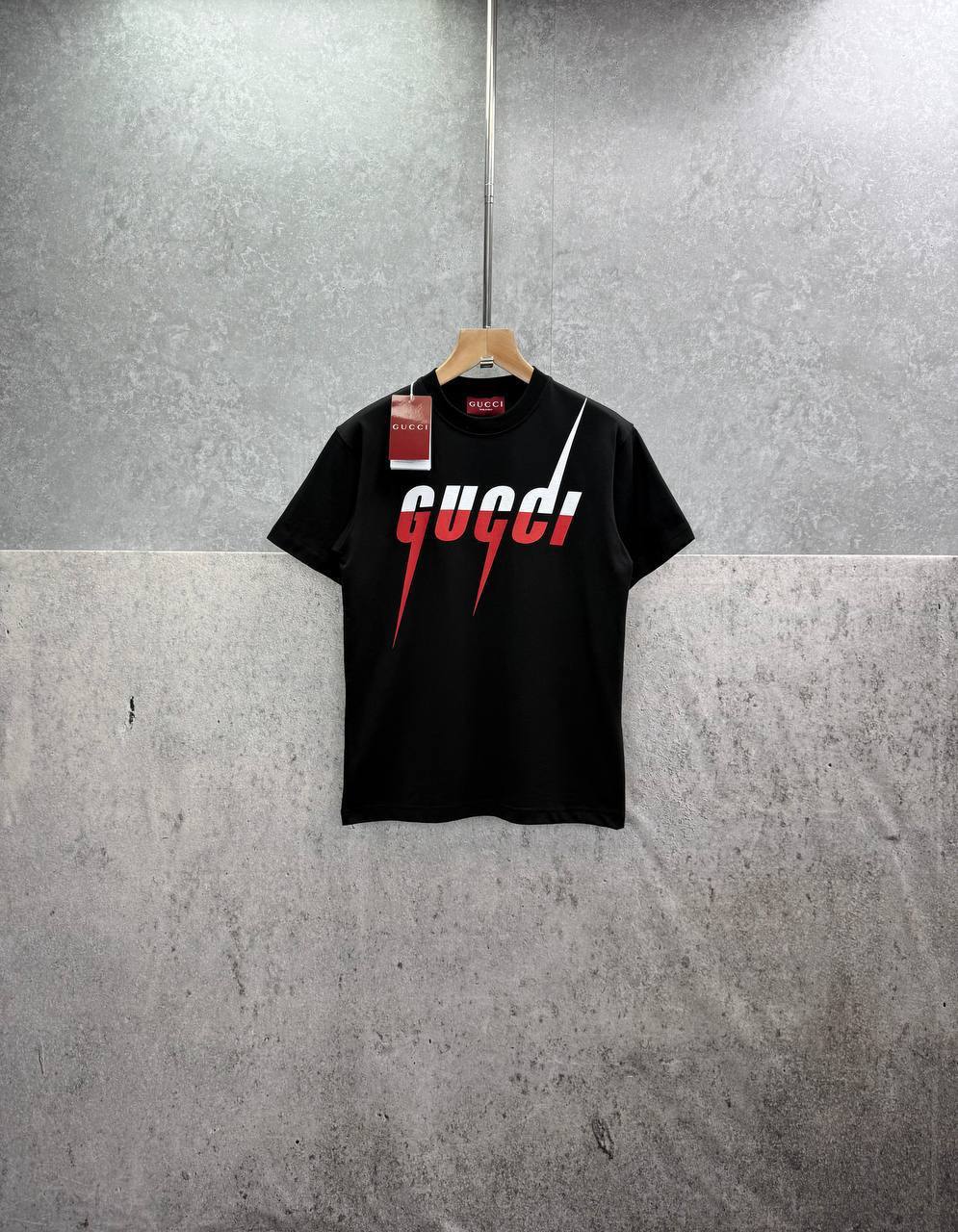 Gucci Blade Print Round Neck T-Shirt in 2 Colors Mens UK Reps AAA Quality