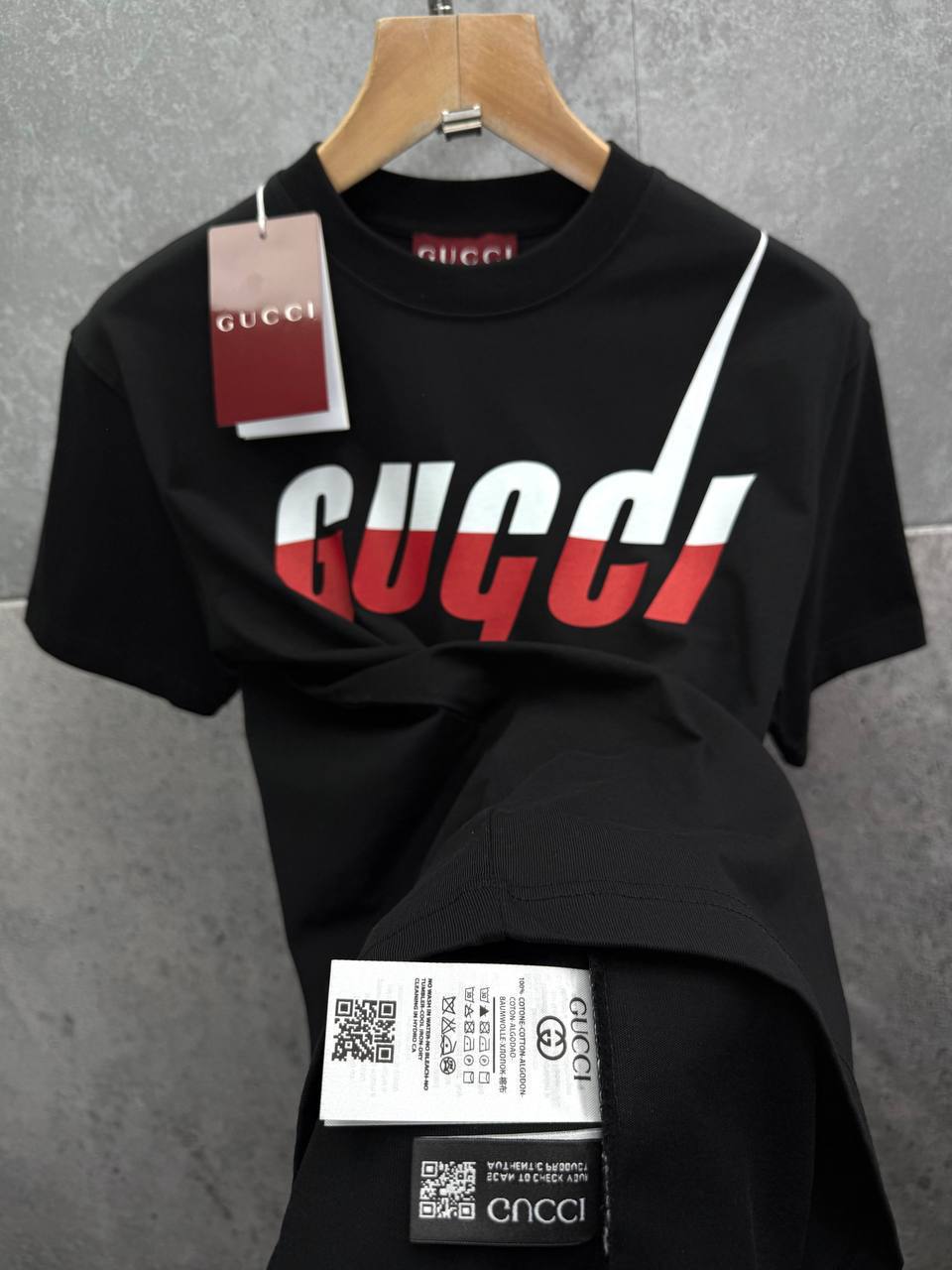 Gucci Blade Print Round Neck T-Shirt in 2 Colors Mens UK Reps AAA Quality