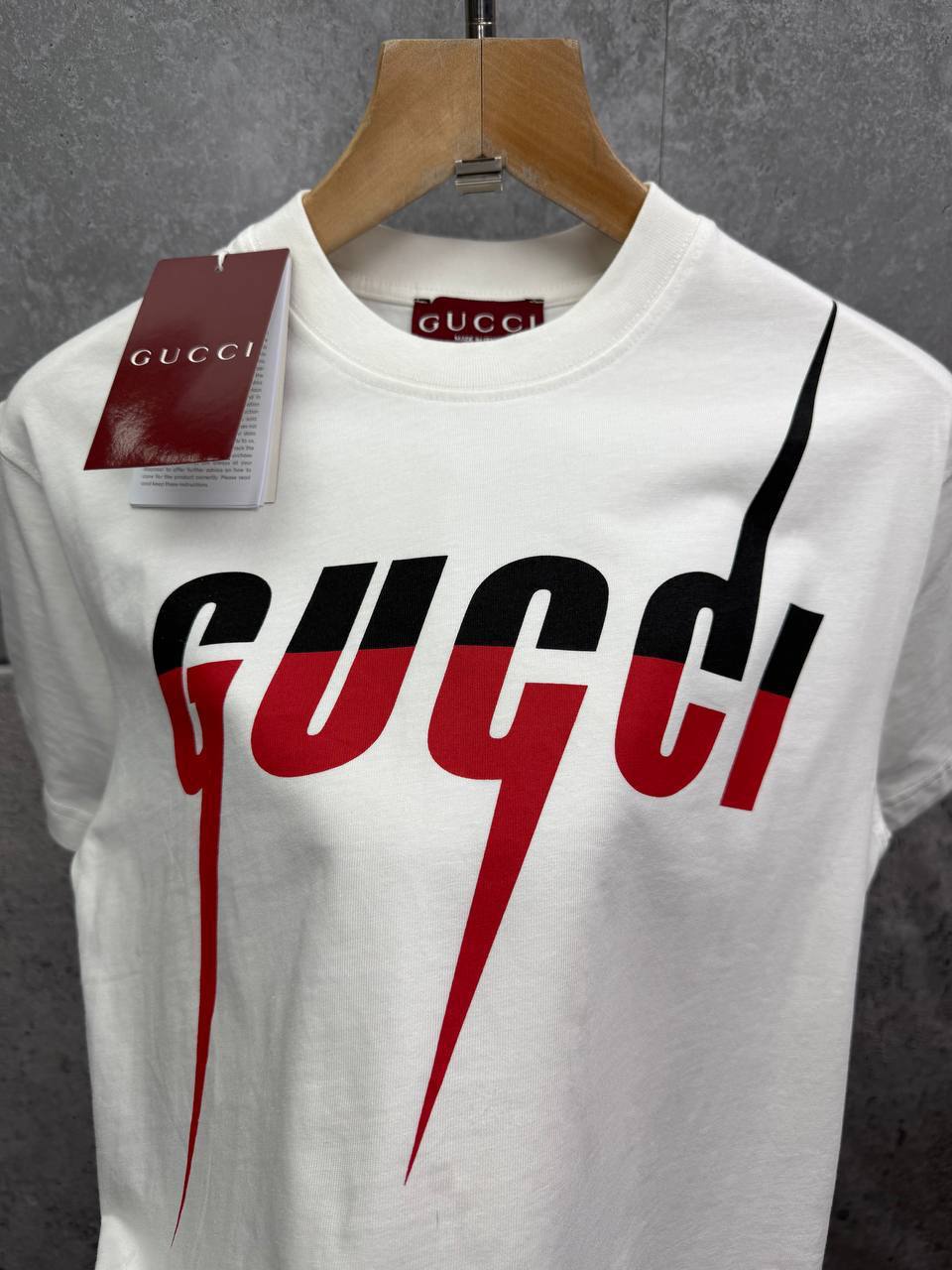 Gucci Blade Print Round Neck T-Shirt in 2 Colors Mens UK Reps AAA Quality