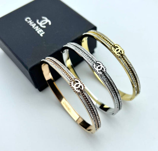 Chanel CC Logo Stylish Fashion Anti-Tarnish Womens Bracelets in Multiple Colors UK Reps AAA Quality