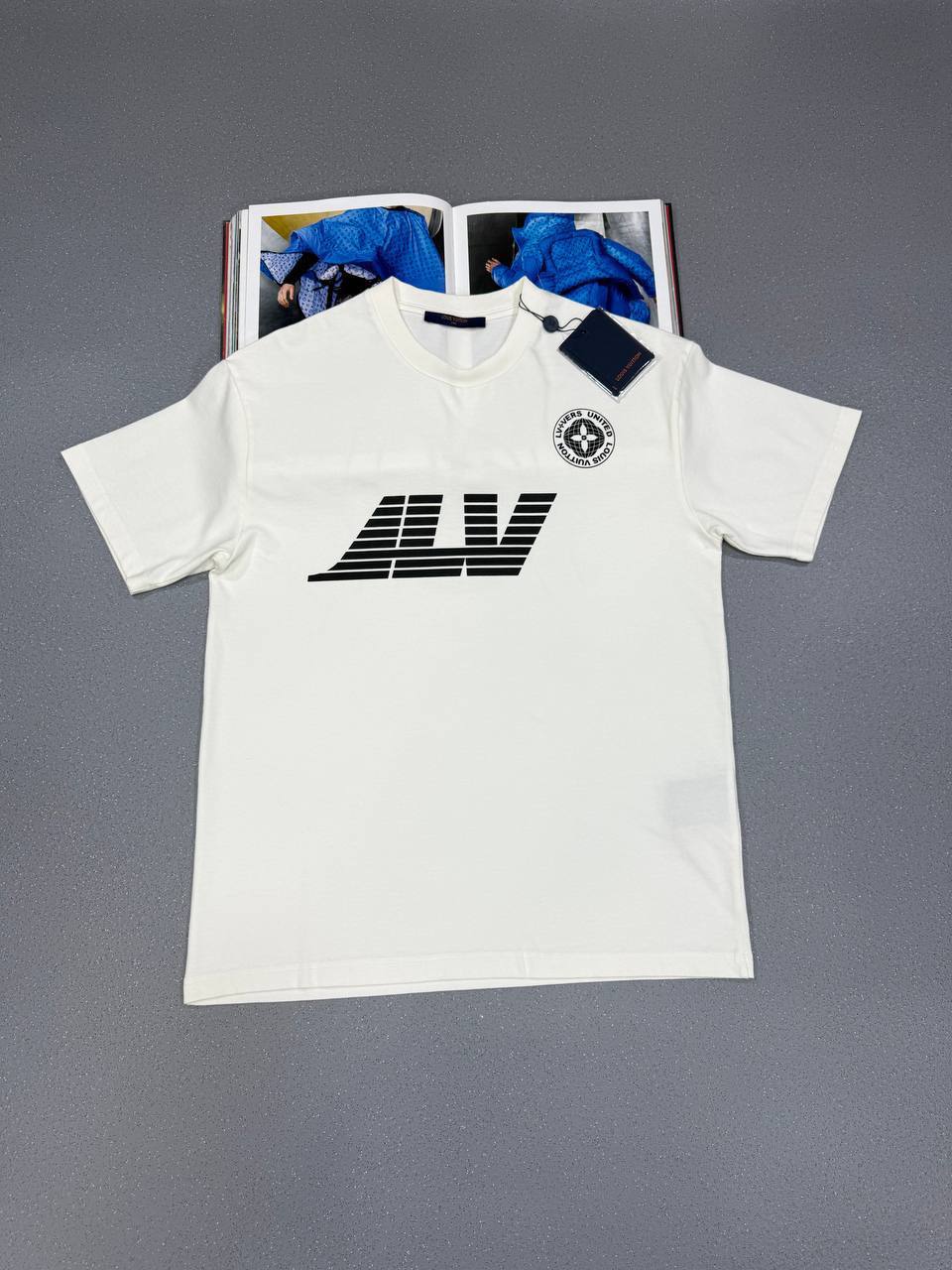 Louis Vuitton Lovers United Cotton Mens T-Shirts in 2 Colors UK Reps AAA Quality