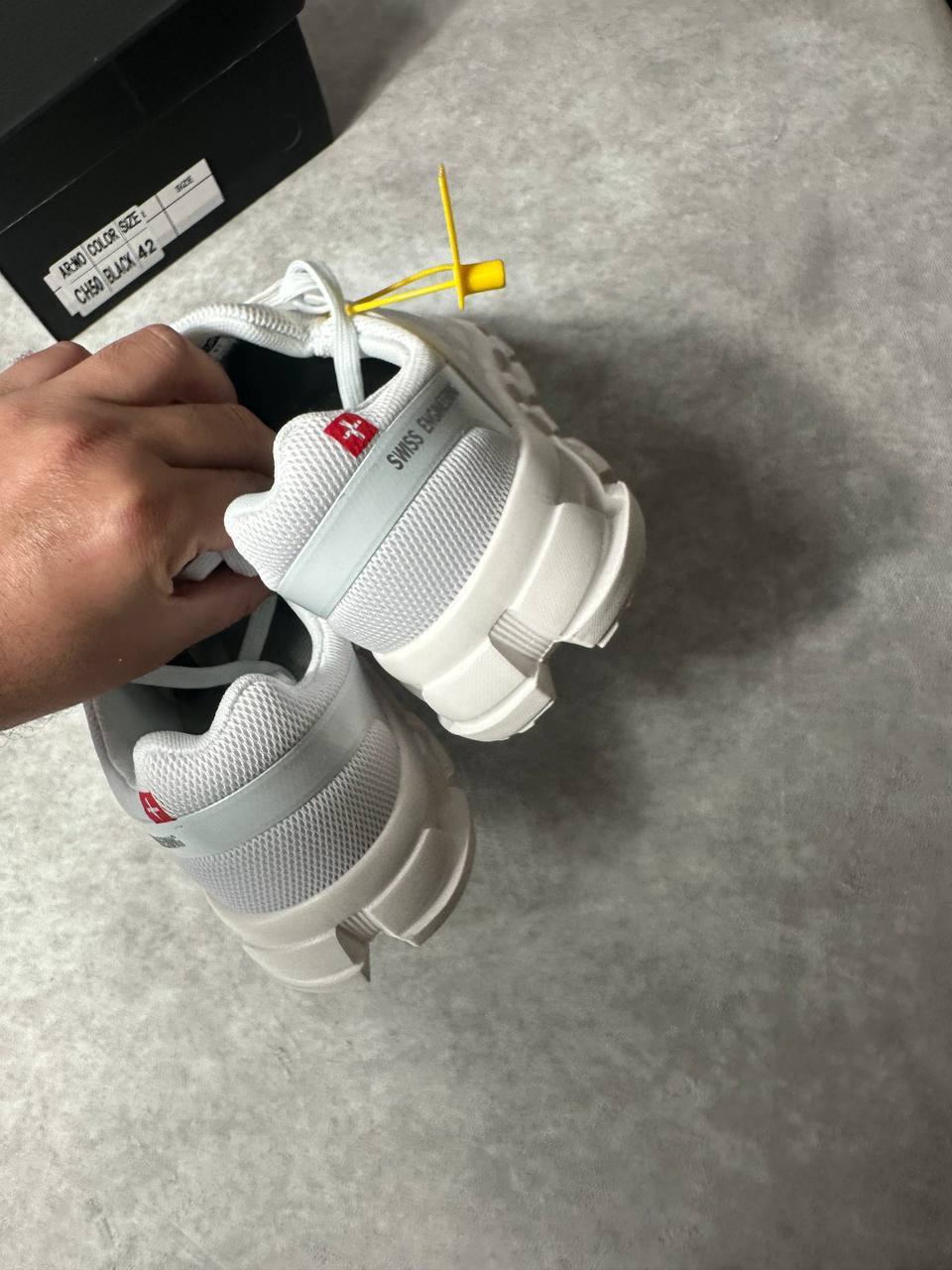 On Cloudswift Road-Running Shoes Men's Trainers in White/Frost Best Sale UK Reps AAA Quality