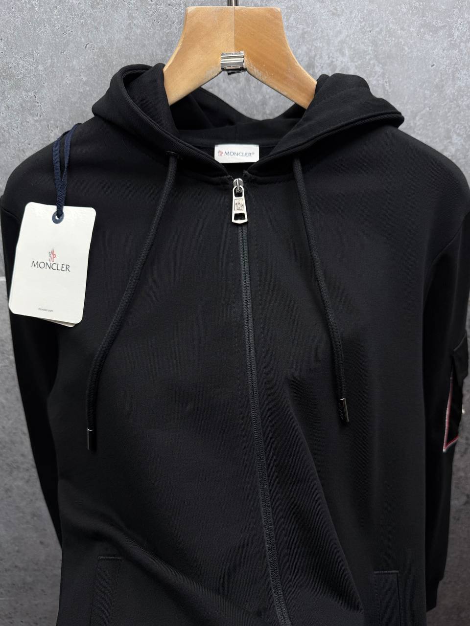 Moncler Sleeve Pocket Zip Crew Neck Hoodie Mens in Multiple Colors Best Sale UK Reps AAA Quality