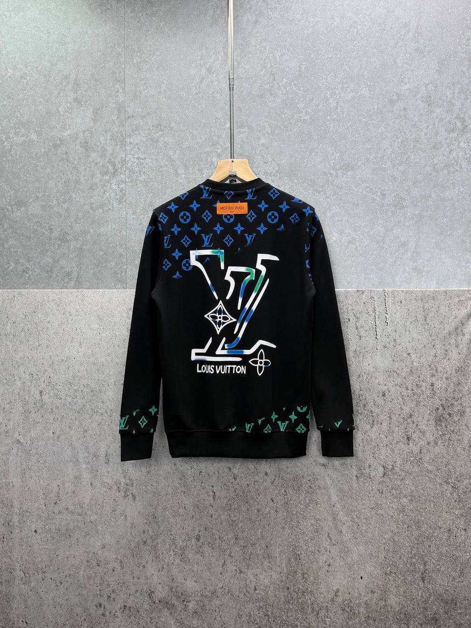 Louis Vuitton Embroidered & Colorful Gradient Print Jumpers in 2 Colors Mens UK Reps AAA Quality