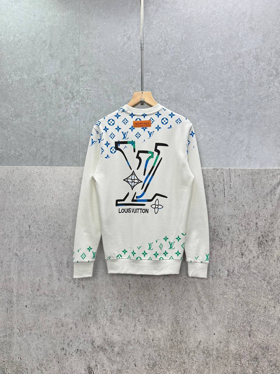 Louis Vuitton Embroidered & Colorful Gradient Print Jumpers in 2 Colors Mens UK Reps AAA Quality