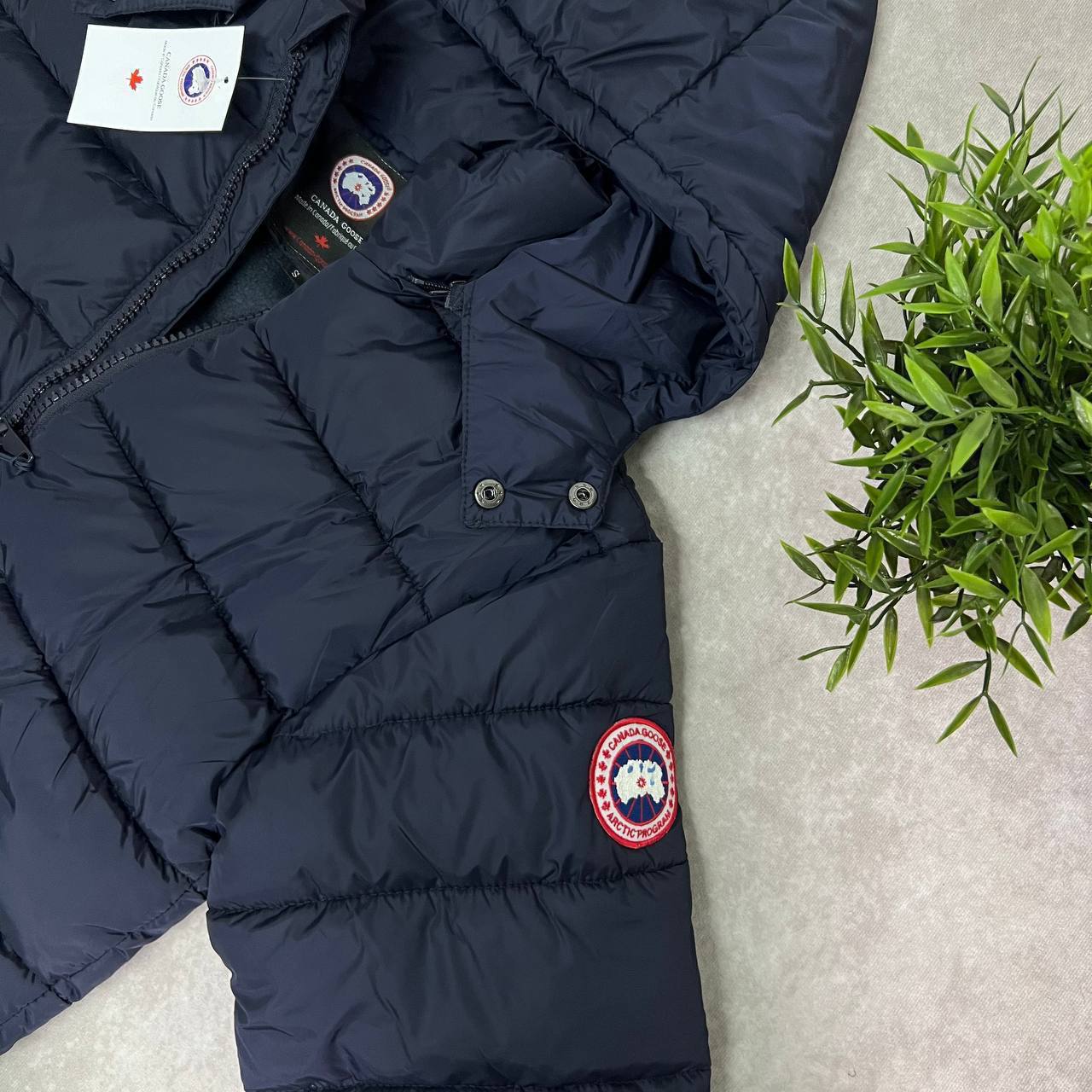 Canada Goose Comfort Puffer Jacket Mens in 2 Colors Best Sale UK Reps AAA Quality