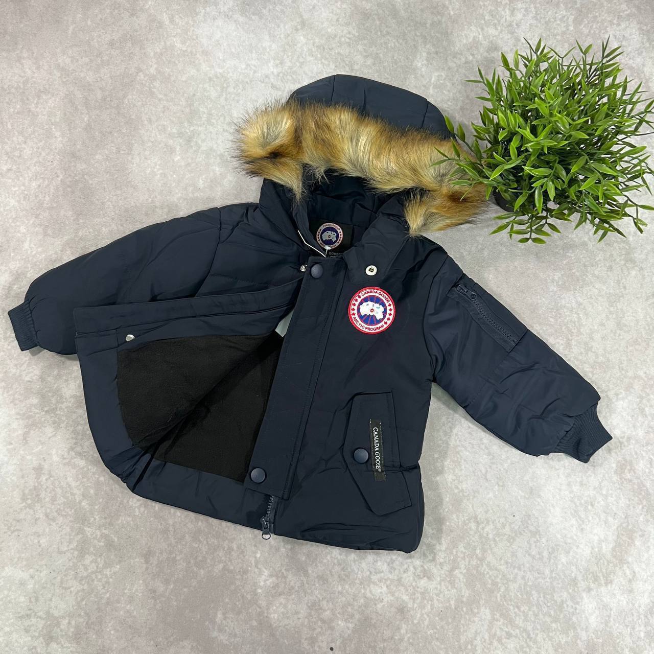 Canada Goose Chilliwack Fur Down Kids Jackets in 2 Colors Best Sale UK Reps AAA Quality