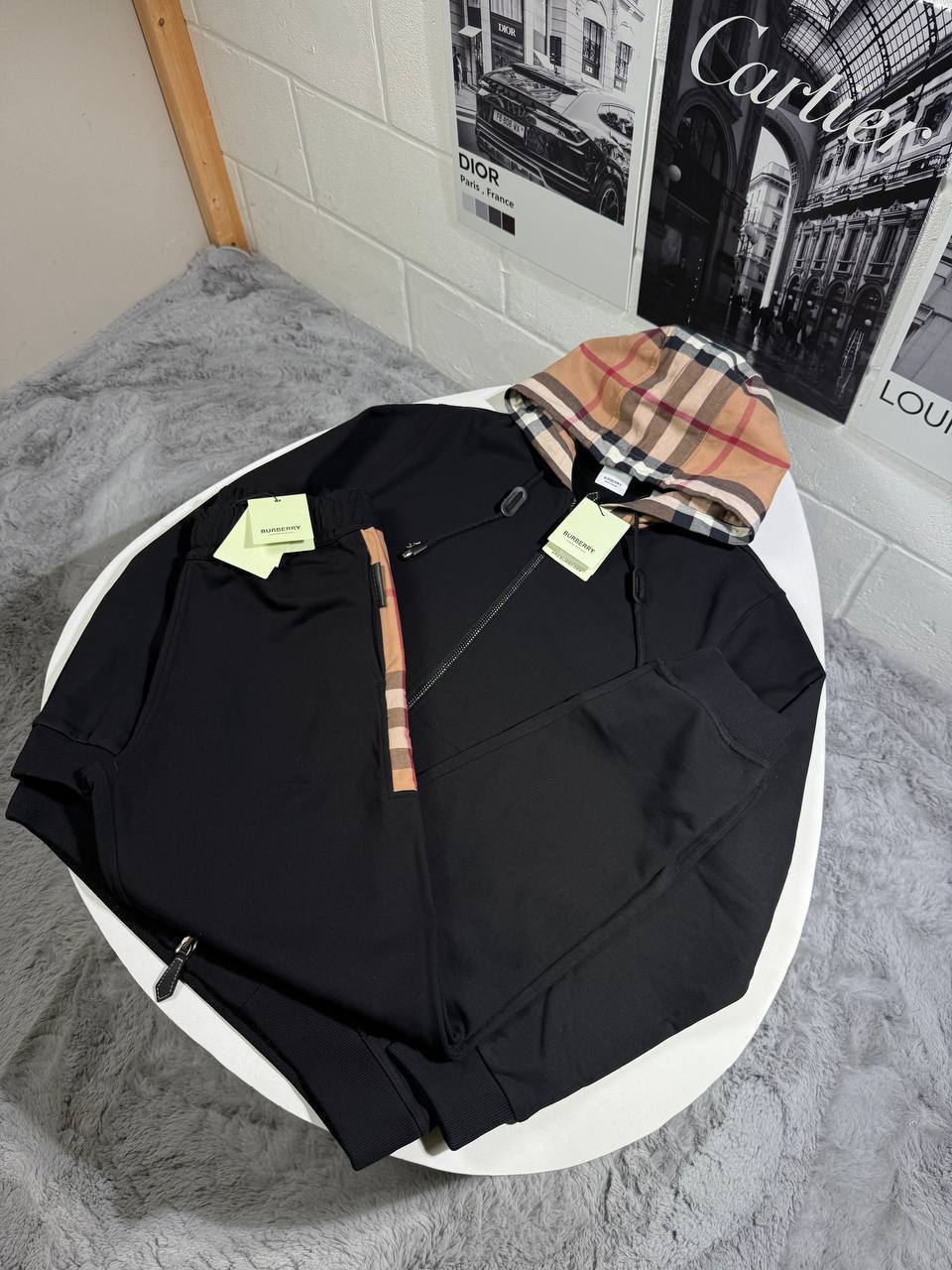 Burberry Check Hood Cotton Zip Mens Tracksuit in Black Color Best Sale UK Reps AAA Quality
