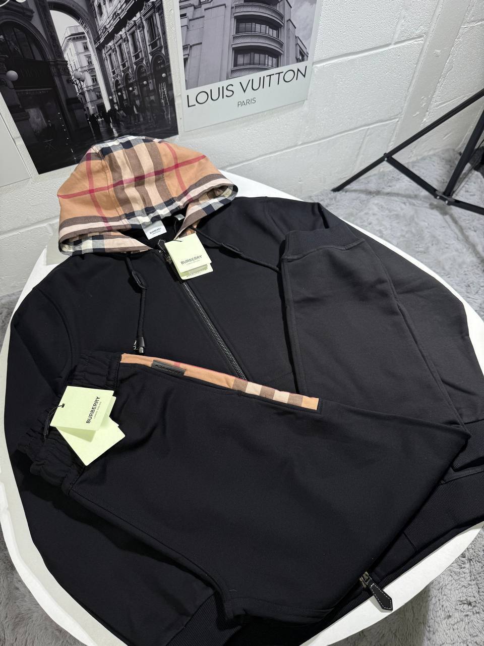 Burberry Check Hood Cotton Zip Mens Tracksuit in Black Color Best Sale UK Reps AAA Quality