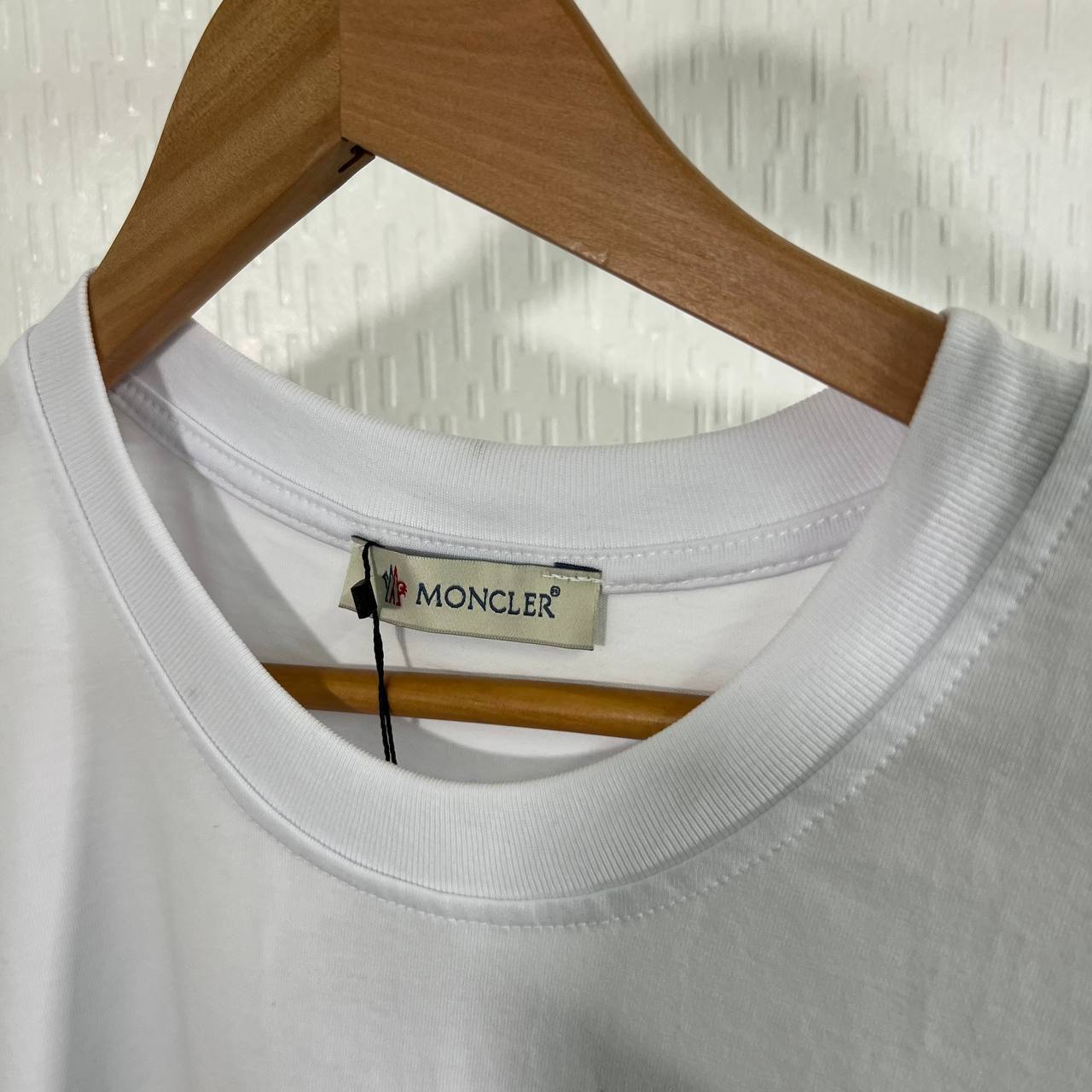 Moncler Reflective Logo Print T-Shirt Mens in 2 Colors Best Sale UK Reps AAA Quality