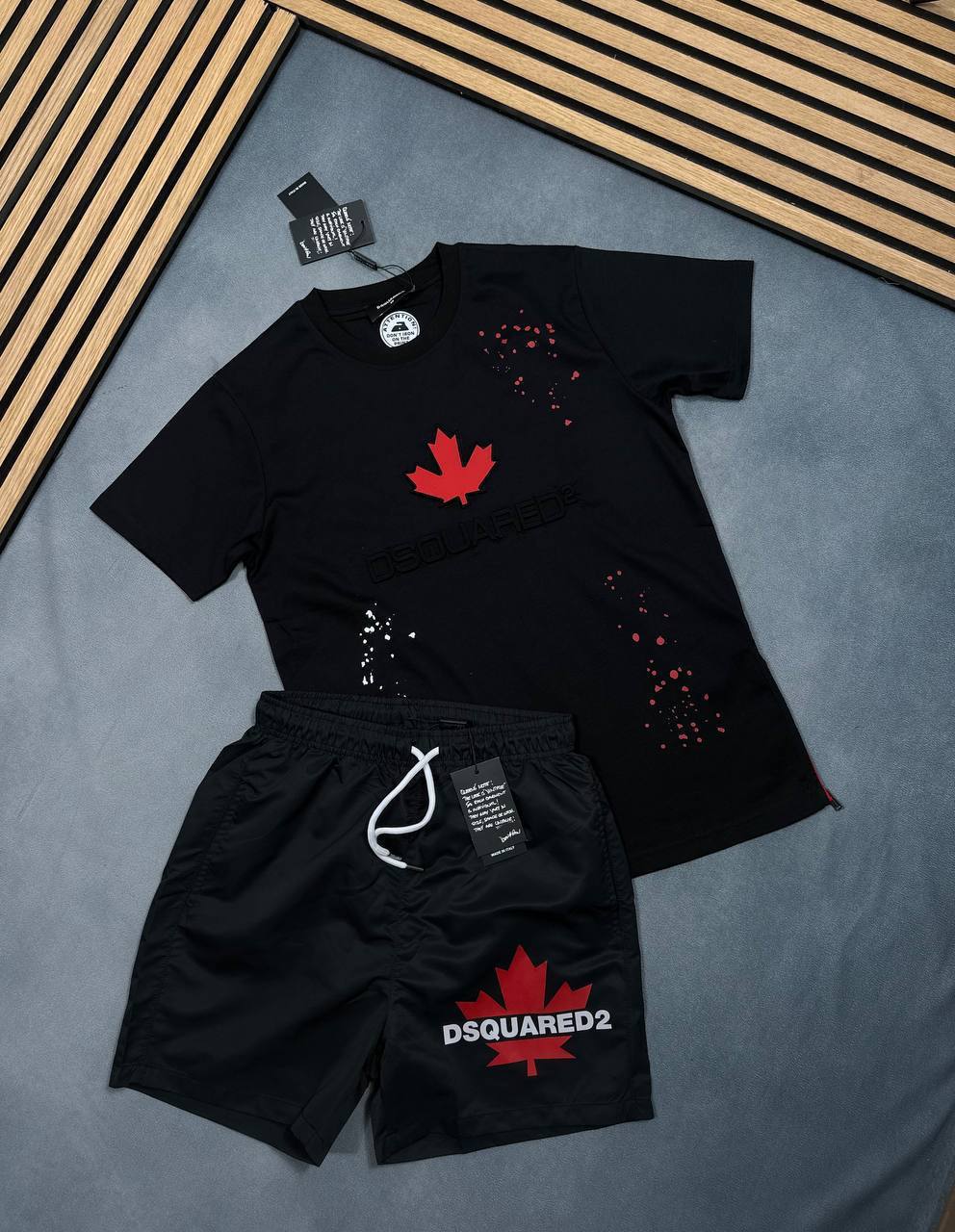 Dsquared 2 Red Leaf Black Graphic T-Shirts & Shorts Sets Men's