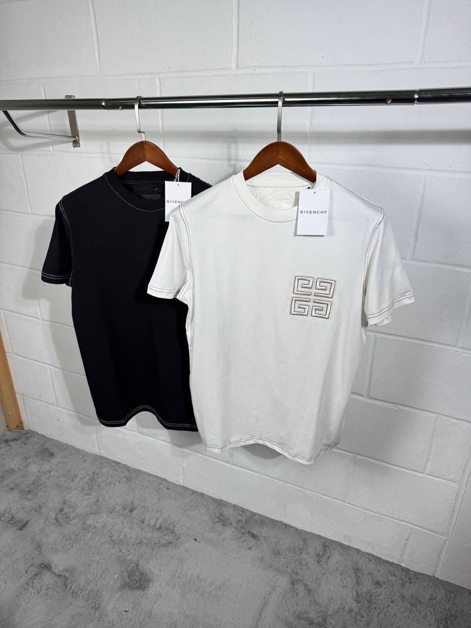 Givenchy 4G-motif Cotton T-shirts Men's in 2 Colors UK Reps