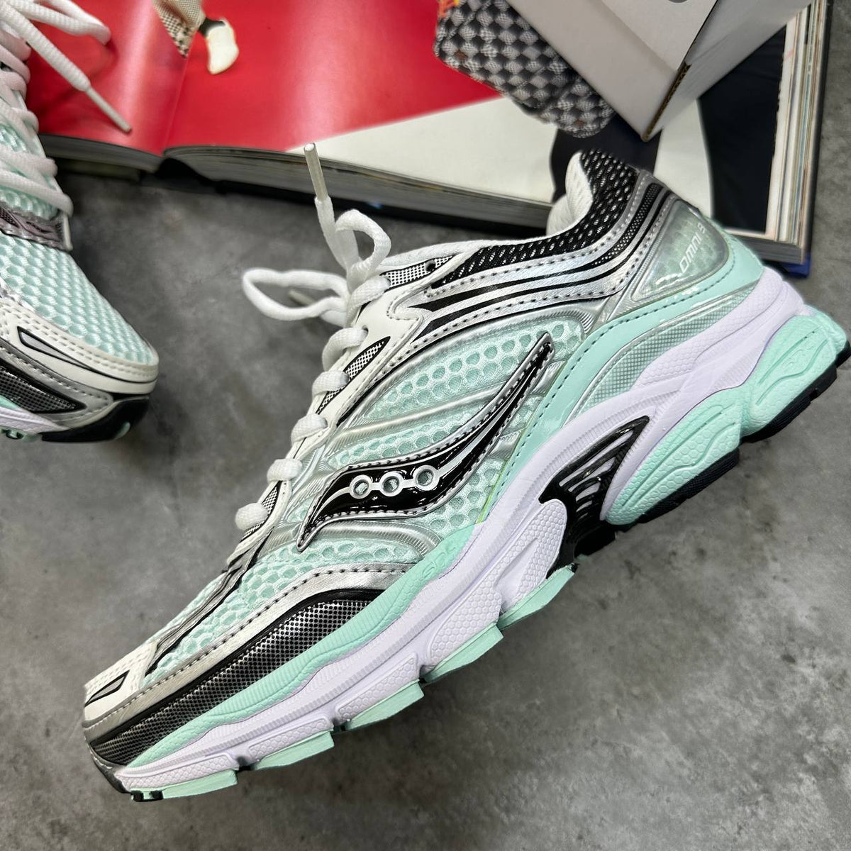 Saucony ProGrid Omni 9 "Teal Metallic" Womens Trainers UK Reps Superclone Quality