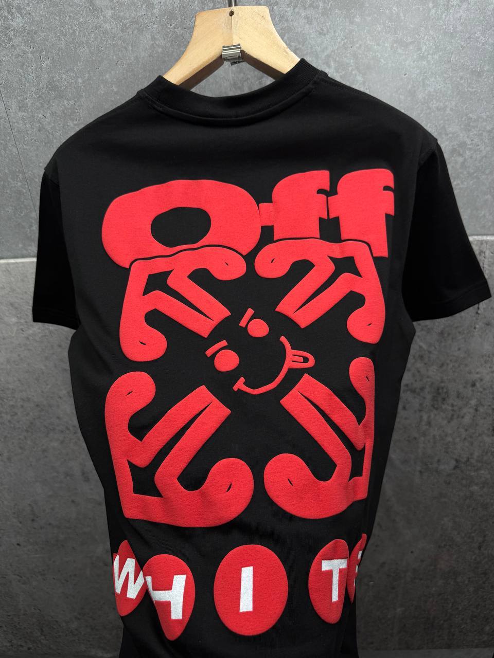 Off-White Smile Arrow Regular Fit T-shirt Mens in 2 Colors Best Sale UK Reps AAA Quality