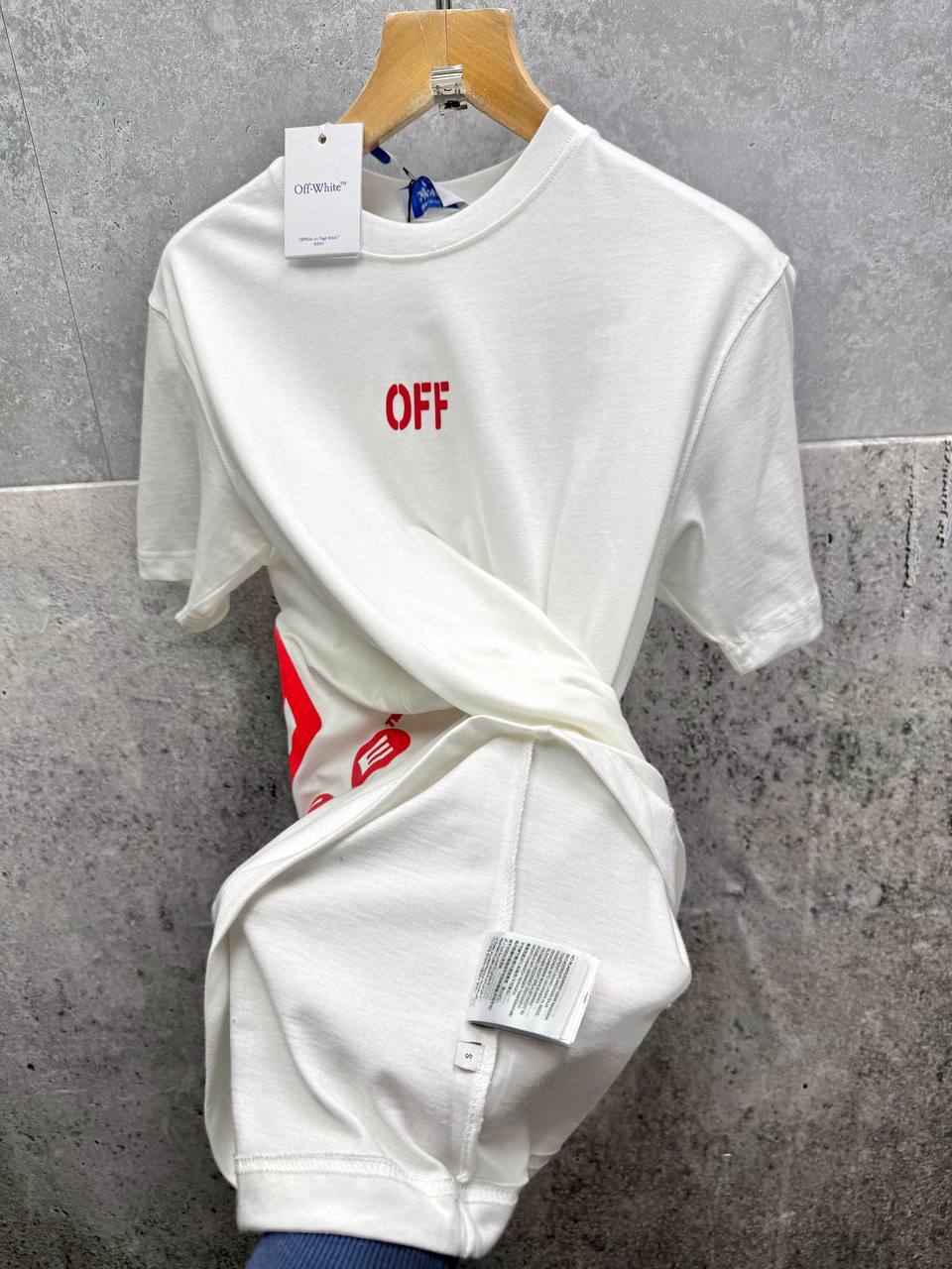 Off-White Smile Arrow Regular Fit T-shirt Mens in 2 Colors Best Sale UK Reps AAA Quality