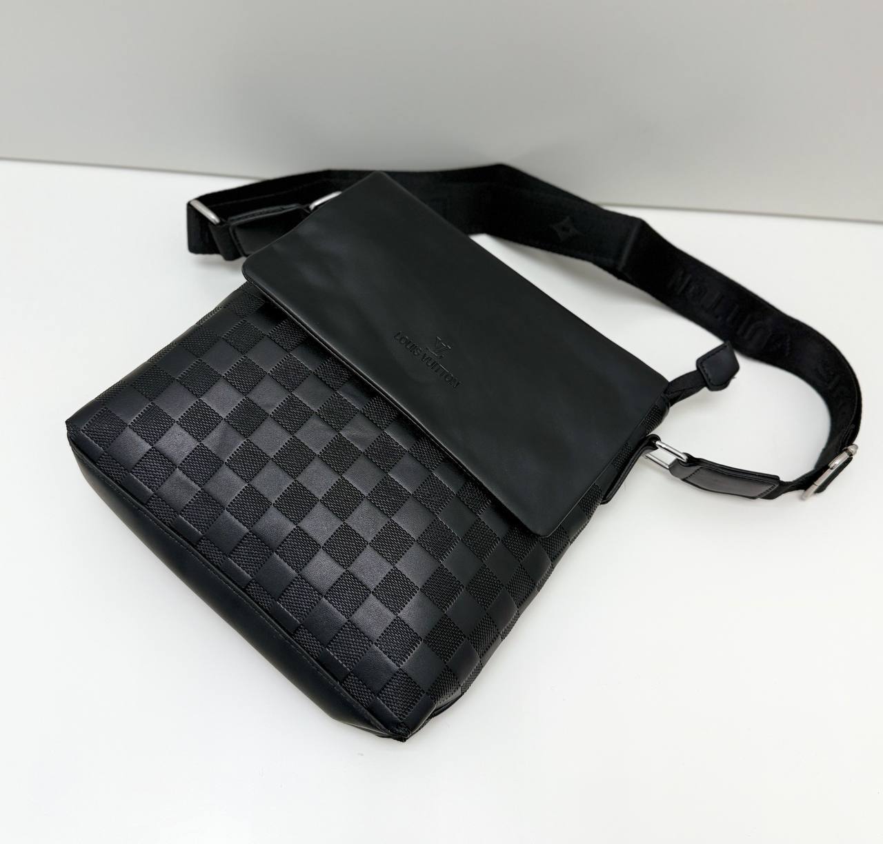 Louis Vuitton Well Designer Damier Crossbody Black Bag Casual Mens Best Sale UK Reps AAA Quality
