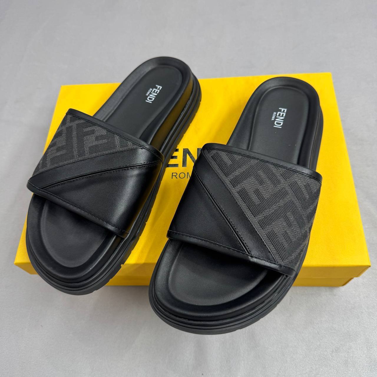 Fendi Diagonal Logo High Quality Canvas Men's Sliders UK Reps AAA Quality