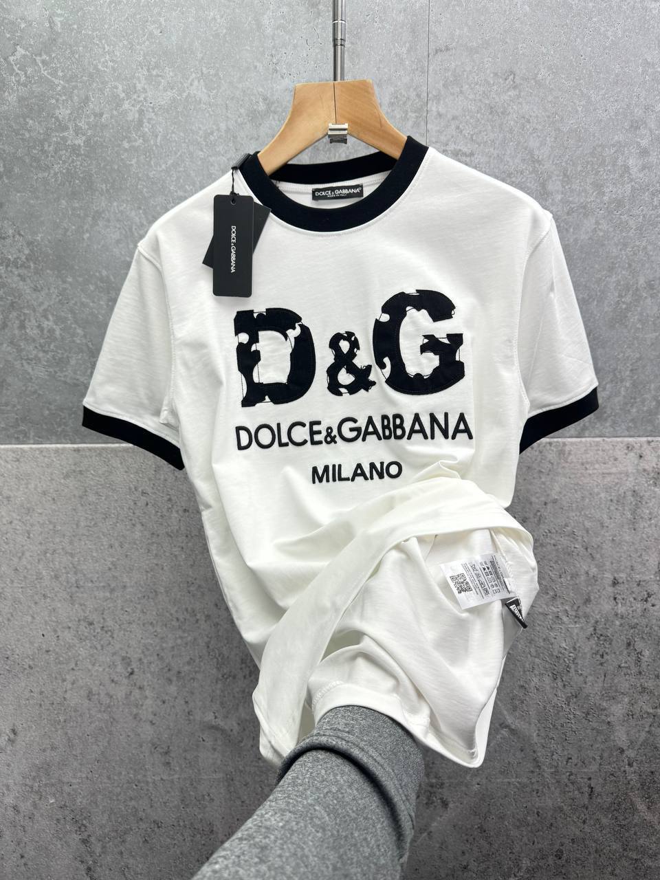 Dolce & Gabbana Logo Graphic Print T-shirts Mens in 2 Colors Best Sale UK Reps AAA Quality