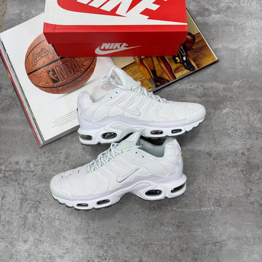 Nike TN Air Max Plus Tripple White Mens Trainers Best Sale UK Reps AAA Quality
