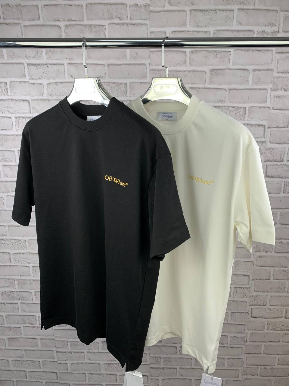 Off-White Tape Arrow Black Cotton Skate T Shirts Mens in 2 Colors UK Reps AAA Quality