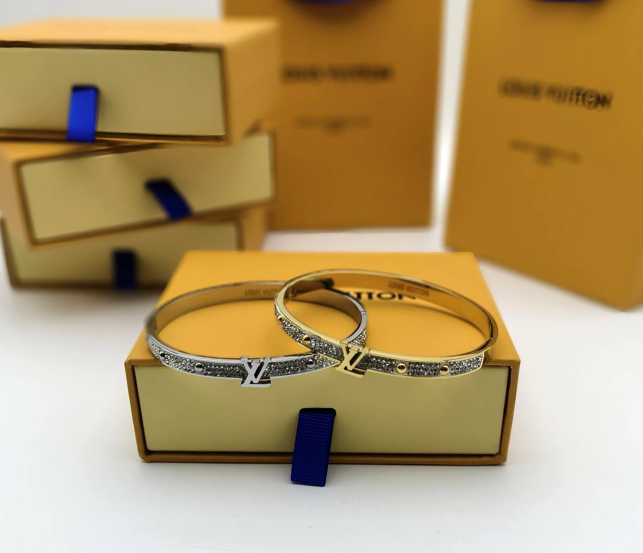 Louis Vuitton Elegant Charm Bracelets & Earrings Sets Womens Logo LV UK Reps Best Fakes AAA Quality