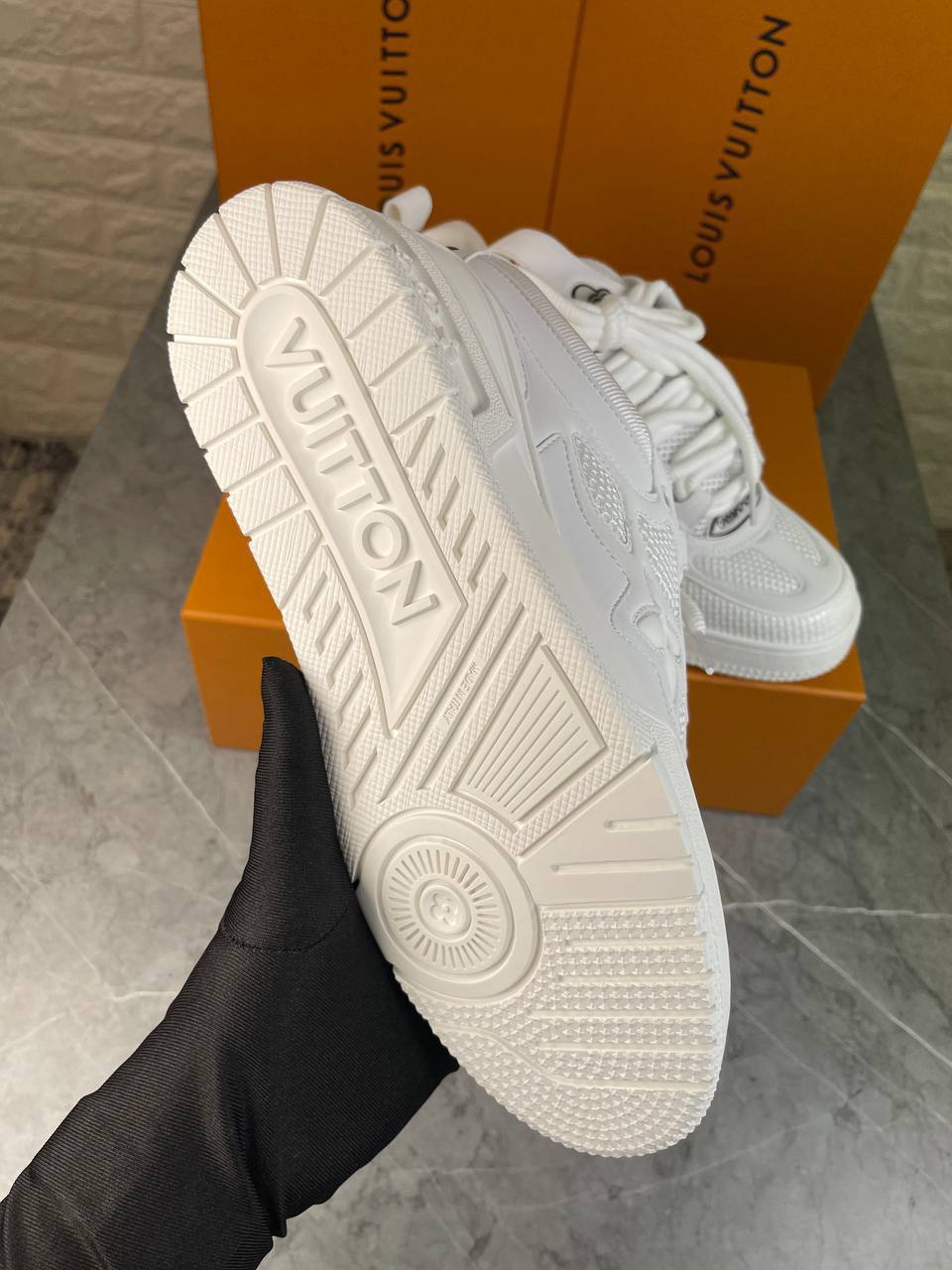 Louis Vuitton LV Skate Gris Clair Homme Shoes with Spikes Top Mens Sneakers in White Color UK Reps AAA Quality