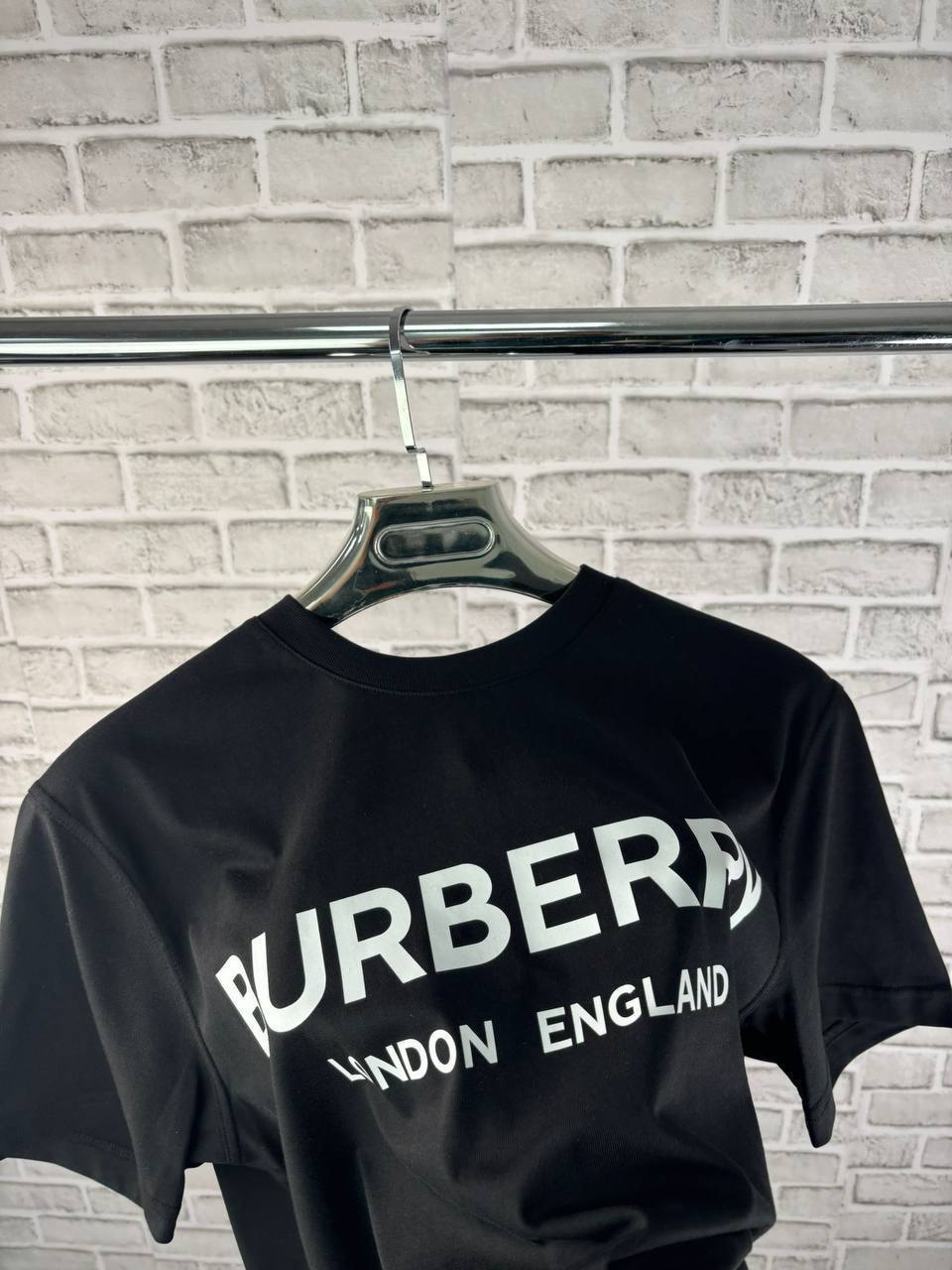 Burberry London T-Shirt Spellout Logo Mens in Multiple Colors UK Reps AAA Quality